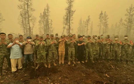 Tanam Pohon di Tumbang Nusa, Sabran dan Pangdam Lakukan
